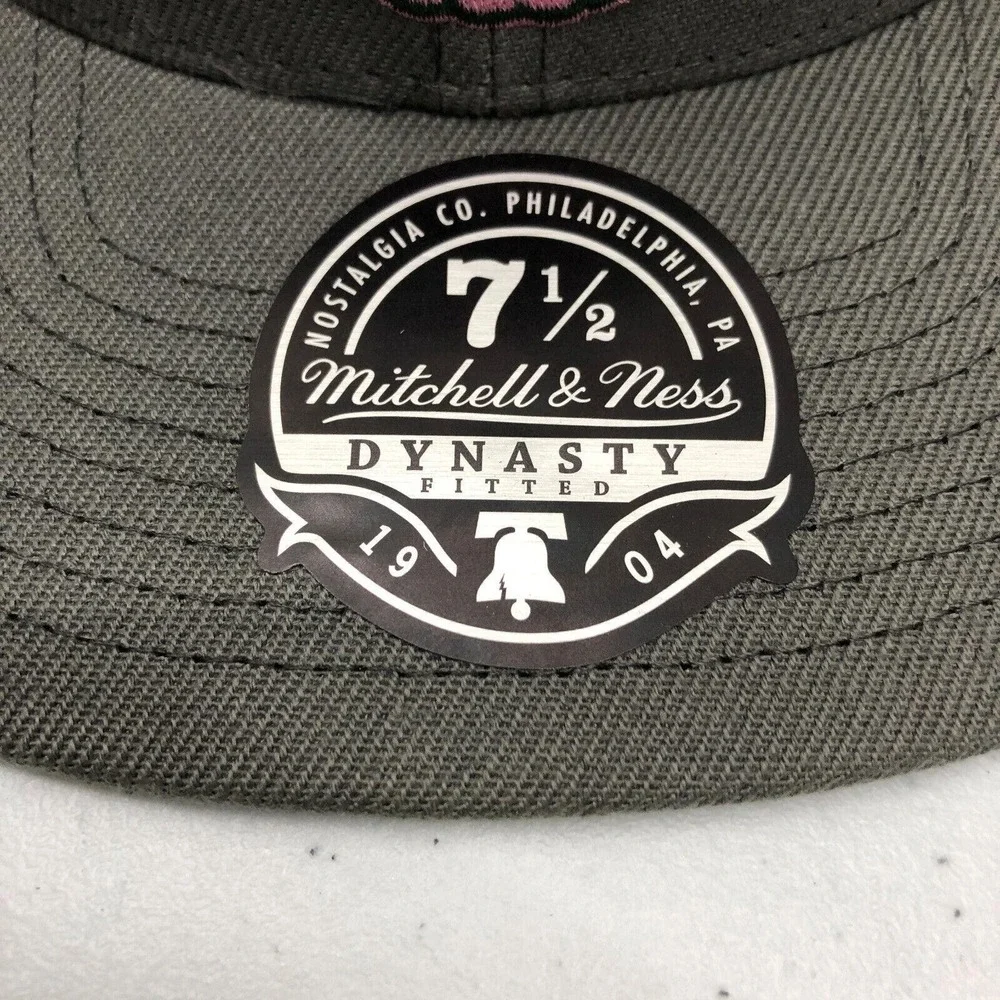 Chicago Bulls Hat Cap Fitted Mens 7 1/2 Gray NBA HWC Basketball Mitchell & Ness